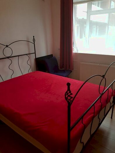 1 Bedroom Flat To Rent In Uxbridge Road, Shepherds Bush, W12