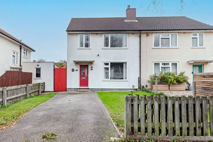 3 Bedroom Semi Detached House For Sale In Howard Road, Cambridge, CB5