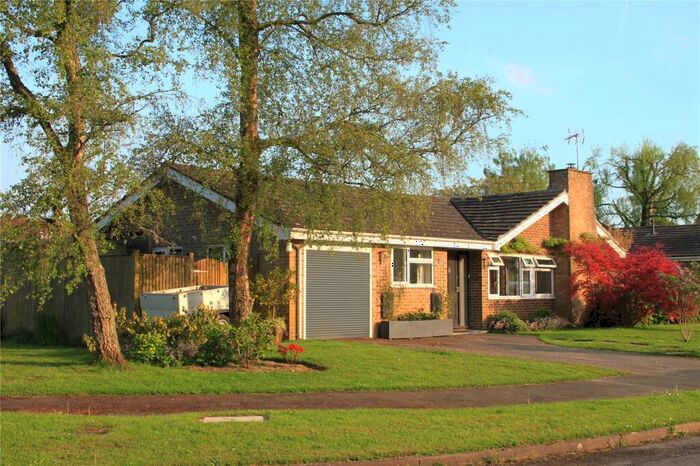 4 Bedroom Bungalow For Sale In Waggoners Way, Grayshott, Hindhead, Surrey, GU26