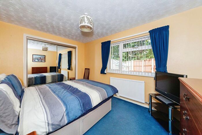 3 Bedroom Bungalow For Sale In Orchard Haven, Great Sutton, Ellesmere Port, Cheshire, CH66