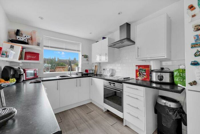 2 Bedroom Terraced House To Rent In Canon Road, Bromley, BR1