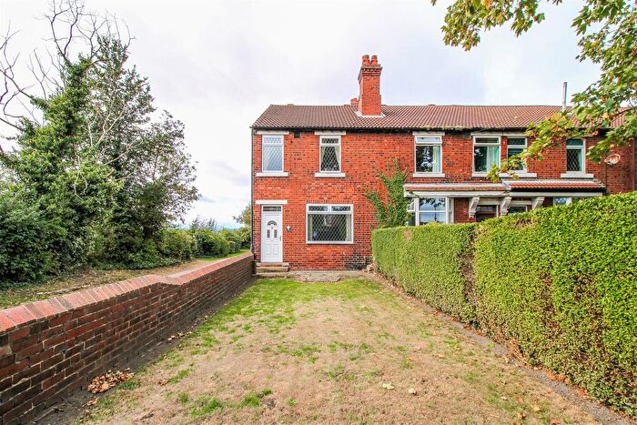 3 Bedroom End Terrace House For Sale In Grime Lane, Sharlston Common, Wakefield, WF4