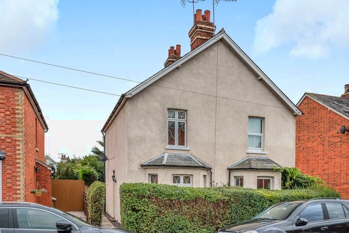 2 Bedroom Semi-Detached House To Rent In Camberley, Surrey, GU15