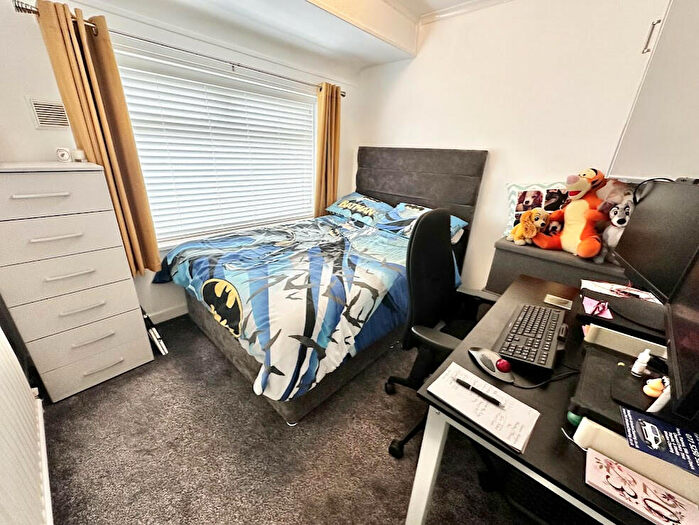 2 Bedroom Bungalow For Sale In Holts Lane, Poulton-Le-Fylde, FY6