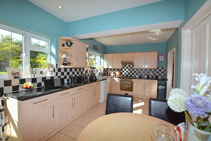 5 Bedroom Semi-Detached House For Sale In Hillview Road, Hatch End, HA5