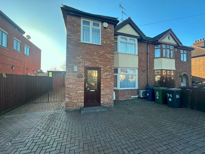 4 Bedroom Semi-Detached House To Rent In Radegund Road, CB1