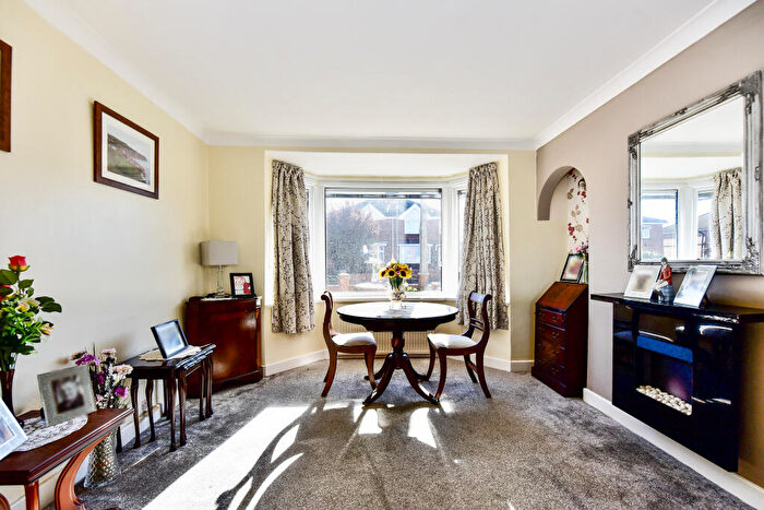 3 Bedroom Semi Detached House For Sale In Highfield Road, Greasbrough, Rotherham, S61