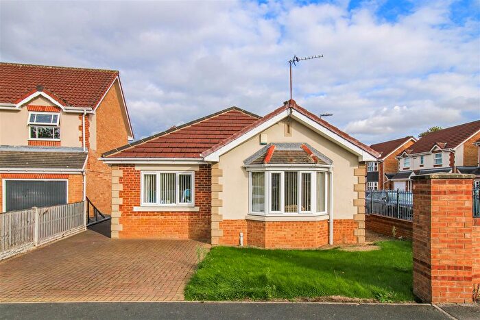 2 Bedroom Detached Bungalow For Sale In Redhill Chase, Castleford, WF10