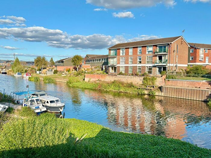 2 Bedroom Flat For Sale In Twixtbears, Tewkesbury, GL20
