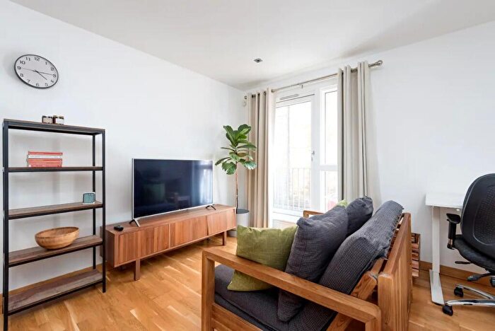 1 Bedroom Flat To Rent In McEwan Square, Fountainbridge, Edinburgh, EH3