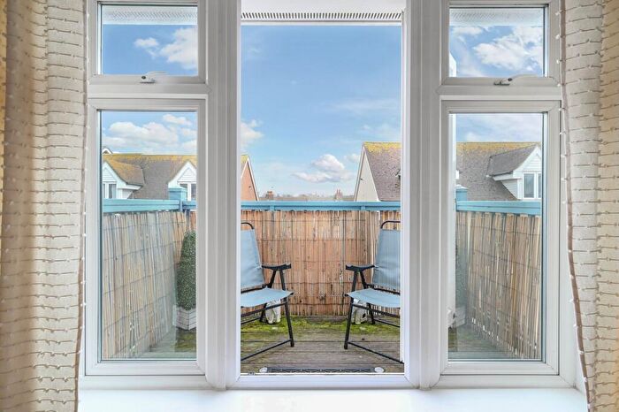2 Bedroom Apartment For Sale In Magnus Place, Ropetackle, Shoreham By Sea, BN43