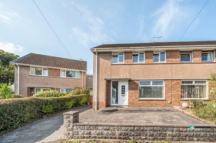 3 Bedroom Semi-Detached House For Sale In Dolgoy Close, West Cross, Swansea, SA3