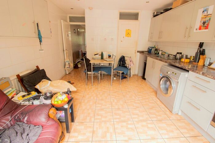 4 Bedroom Terraced House To Rent In Langford Close, Dalston, E8