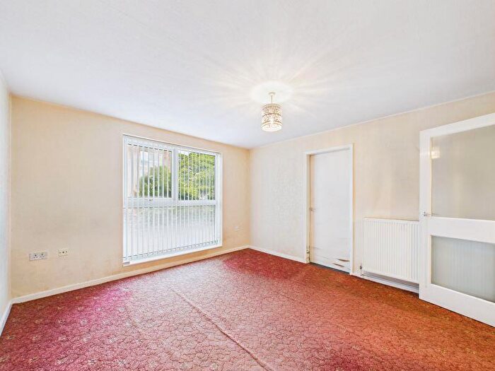 1 Bedroom Flat For Sale In Burnell Court, Hopwood, Heywood, OL10