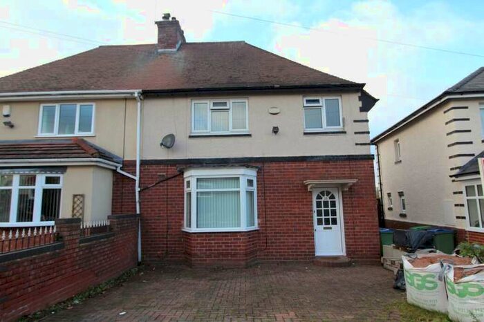 3 Bedroom Semi-Detached House To Rent In Abbey Crescent, Oldbury, B68
