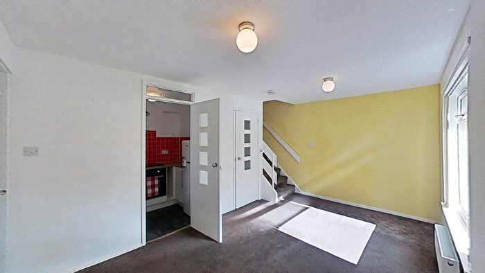 1 Bedroom Semi Detached House To Rent In Buckstone Shaw, Edinburgh, EH10