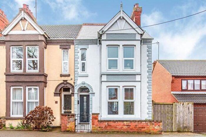 3 Bedroom Semi-Detached House To Rent In Harcourt Street, Raunds, Wellingborough, NN9