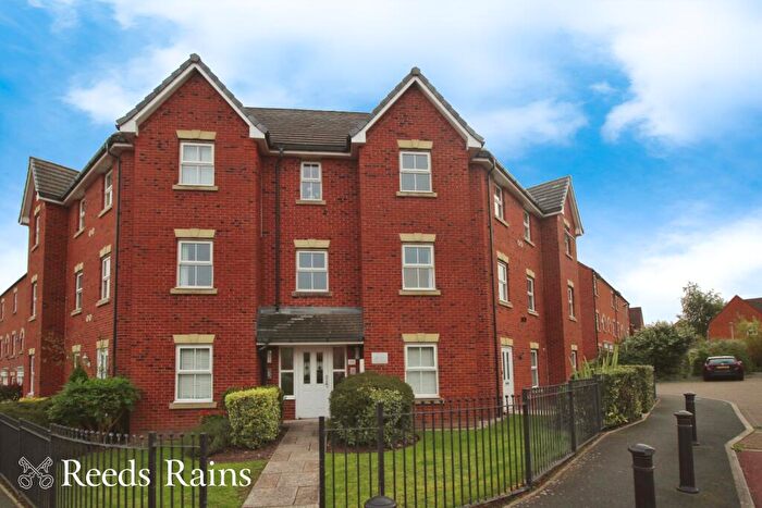 2 Bedroom Apartment For Sale In Quins Croft, Leyland, Lancashire, PR25