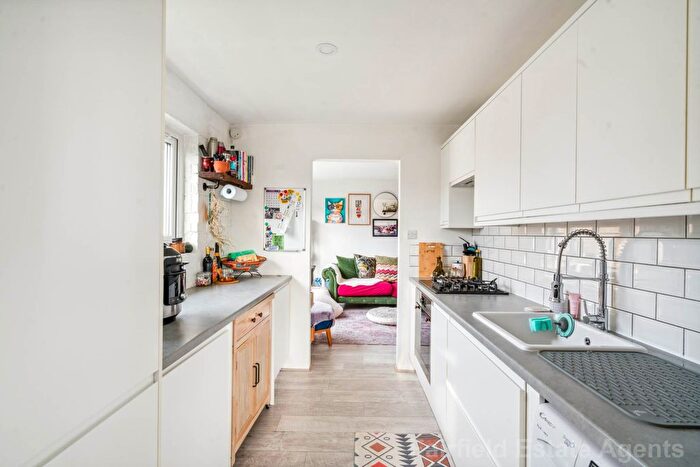 1 Bedroom Flat For Sale In Prestwood, Upper Hitch, Carpenders Park, WD19