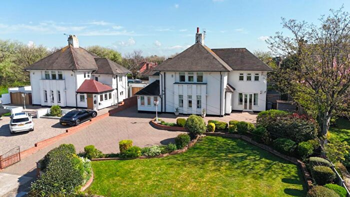 4 Bedroom Detached House For Sale In Roman Road, Wirral, CH47