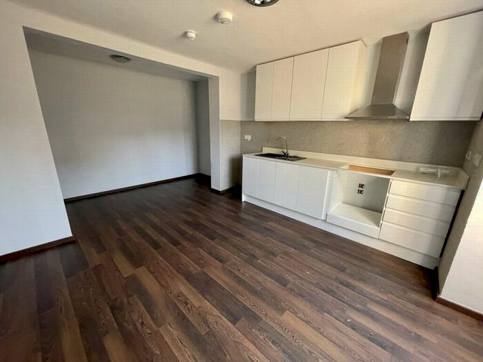 2 Bedroom Flat To Rent In Overcliffe, Gravesend, DA11