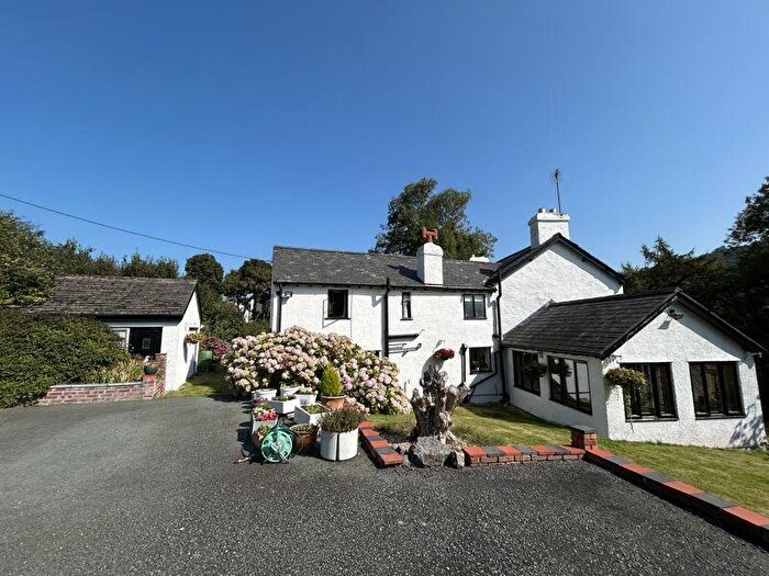 4 Bedroom Detached House For Sale In Pabo Lane, Llandudno Junction, LL31