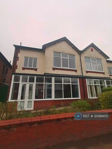 3 Bedroom Semi-Detached House To Rent In Welbeck Road, Bolton, BL1