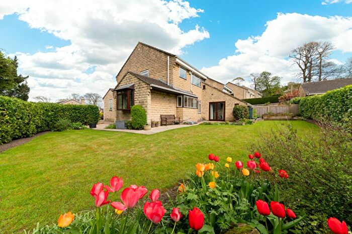 4 Bedroom Detached House For Sale In Dearne Park, Clayton West, HD8