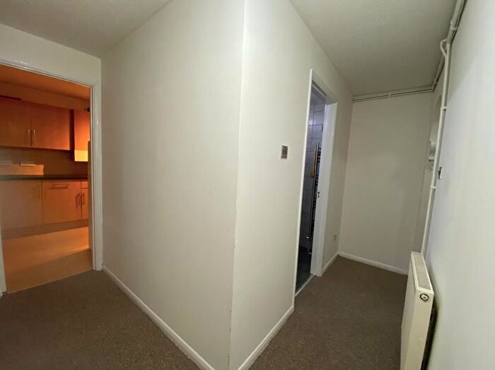 1 Bedroom Flat To Rent In Market Place, Romford, RM4