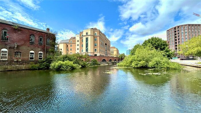 2 Bedroom Flat To Rent In The Meridian, Reading, Berkshire, RG1