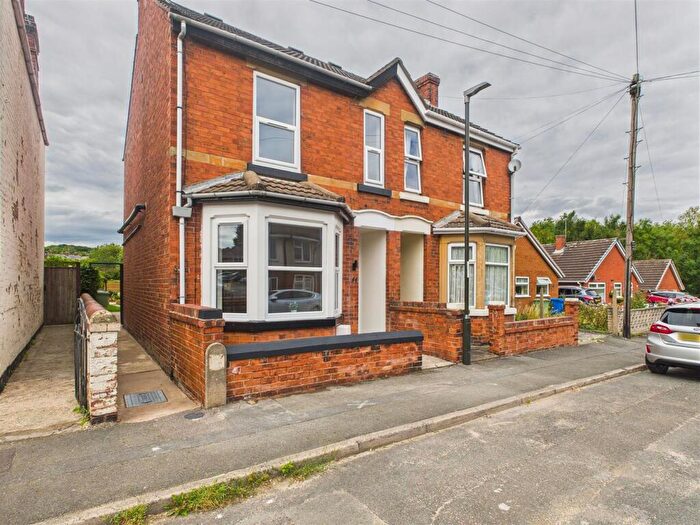 3 Bedroom Semi-Detached House For Sale In Devonshire Road North, New Whittington, Chesterfield, S43