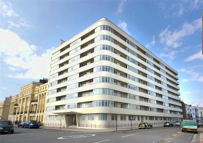 3 Bedroom Flat To Rent In Embassy Court, Kings Road, Brighton, BN1