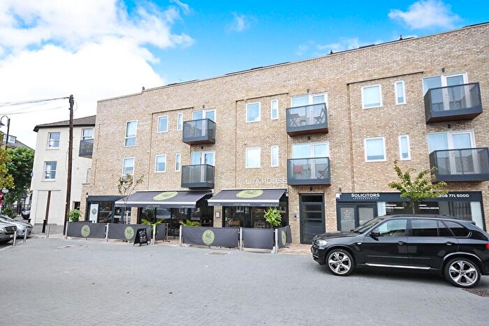 3 Bedroom Semi-Detached House To Rent In Station Road, London, SE25