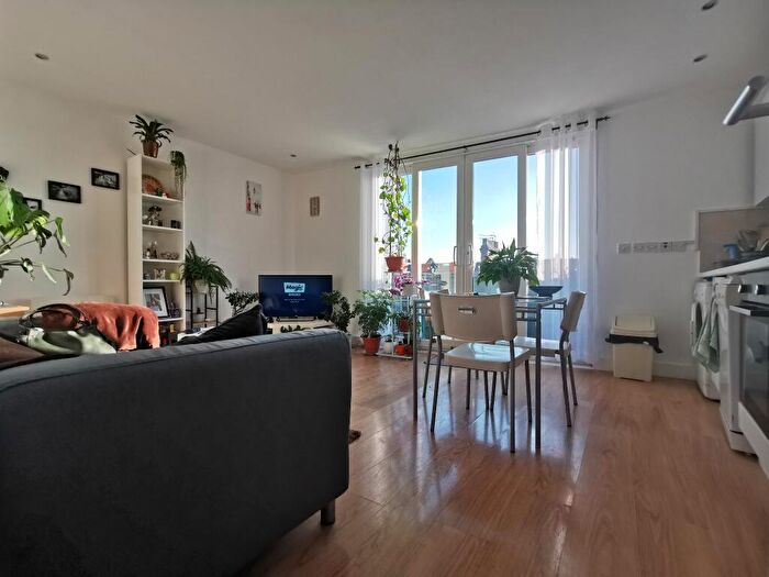 1 Bedroom Apartment To Rent In High Road Willesden Green, NW10