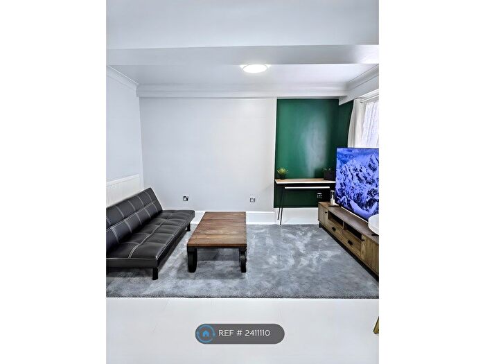 1 Bedroom Flat To Rent In Upper Berkeley Street, London, W1H