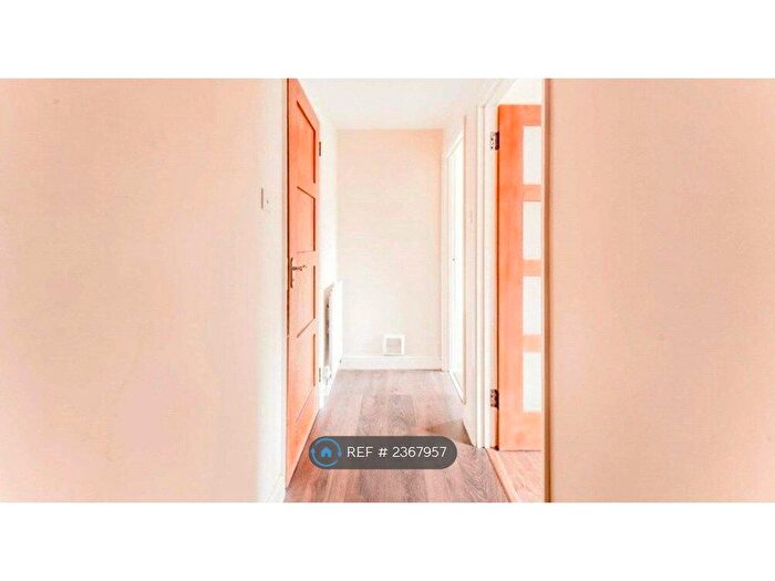 1 Bedroom Flat To Rent In Crawley, Crawley, RH11