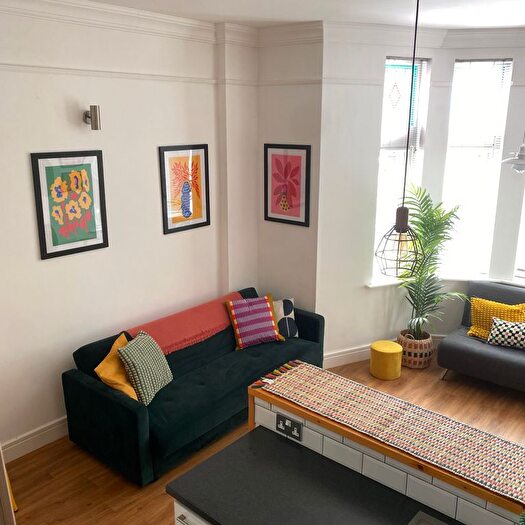 1 Bedroom Flat To Rent In Cathedral Road, Cardiff, CF11