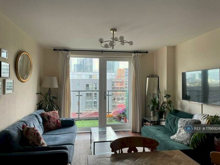 2 Bedroom Flat To Rent In The Riverside, Salford, M5