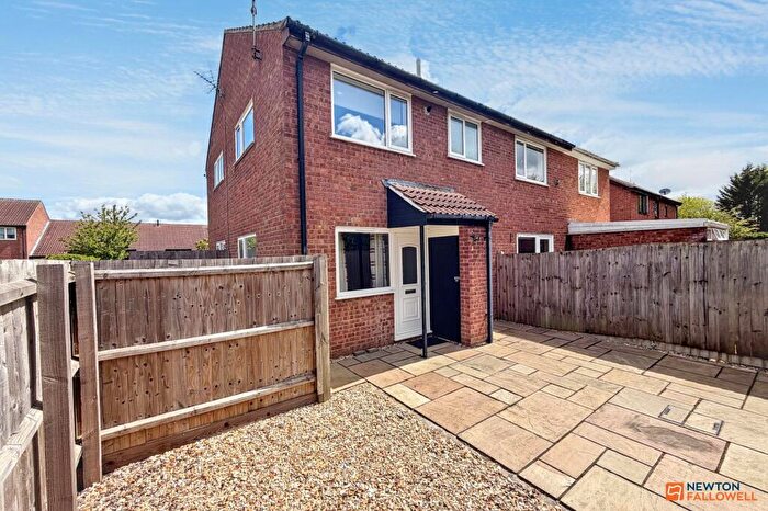 1 Bedroom Terraced House For Sale In Wainwright, Peterborough, PE4