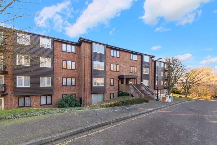 1 Bedroom Flat To Rent In Steep Hill, Croydon, CR0