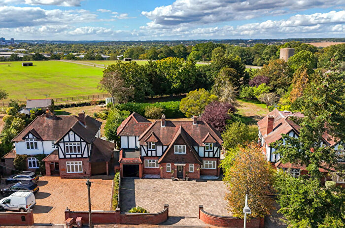 4 Bedroom Detached House For Sale In South Drive, Sonning, Reading, RG4