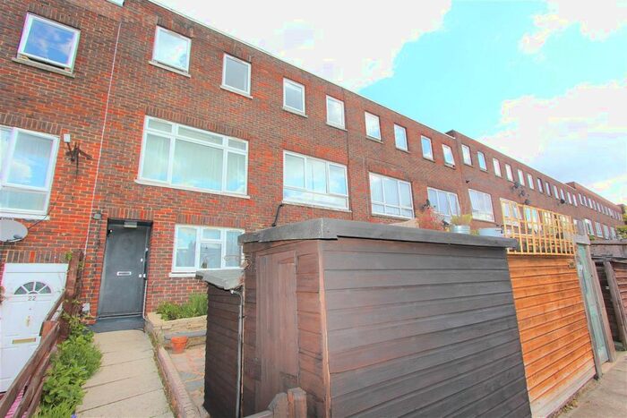 1 Bedroom Flat To Rent In Minster Walk, Hornsey N8