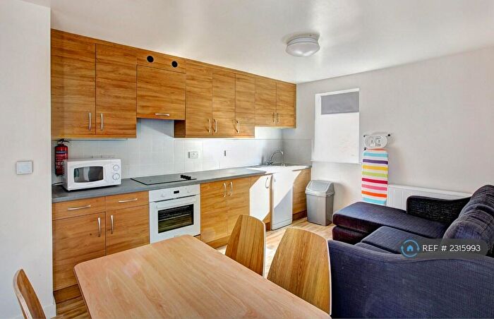4 Bedroom Flat To Rent In Sparkford Close, Winchester, SO22