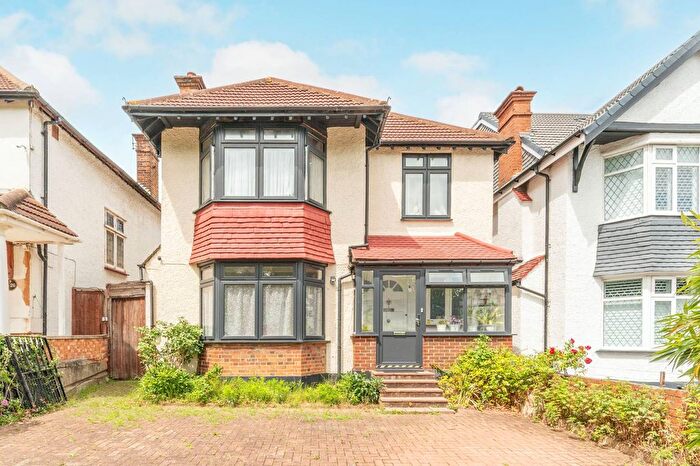 4 Bedroom Detached House For Sale In Pollards Hill South, Norbury, London, SW16