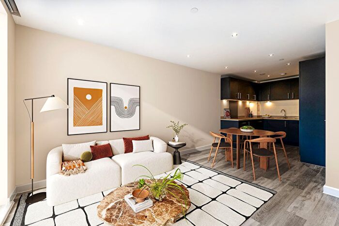 2 Bedroom Flat For Sale In Link Drive, Hatfield, AL10