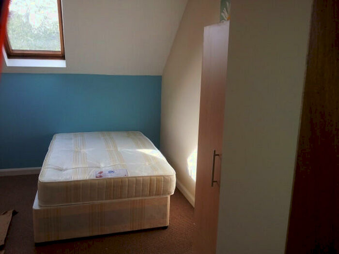 10 Bedroom House To Rent In Regent Park Avenue, Leeds, LS6