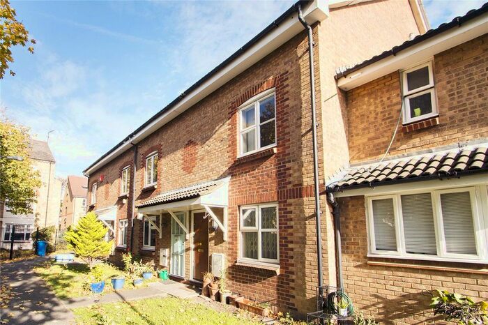 2 Bedroom Maisonette To Rent In Bushwood Drive, London SE1