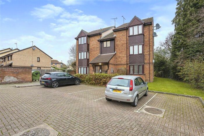 Studio For Sale In Beacon Court, Manor Fields, Horsham, West Sussex, RH13