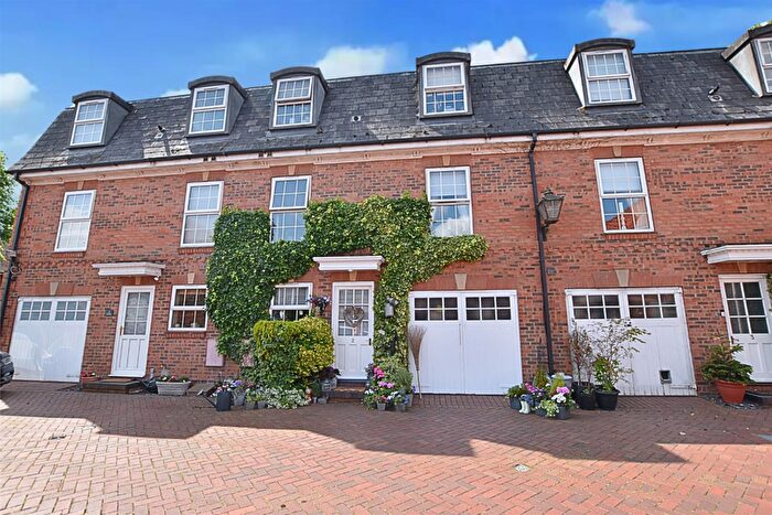 3 Bedroom Terraced House For Sale In Alfred Terrace, Grimsby, DN32