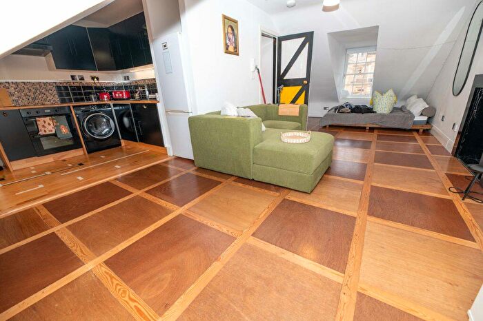 Studio To Rent In Lt – Buccleuch Street, Edinburgh, EH8